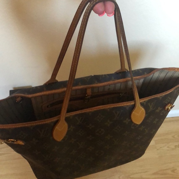 Louis Vuitton Neverfull MM - Picture 8 of 12